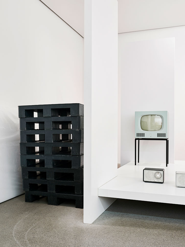 Hella-Jongerius-photography-itsnicethat-Disegno_NeueSammlung_Munich_014b.jpg