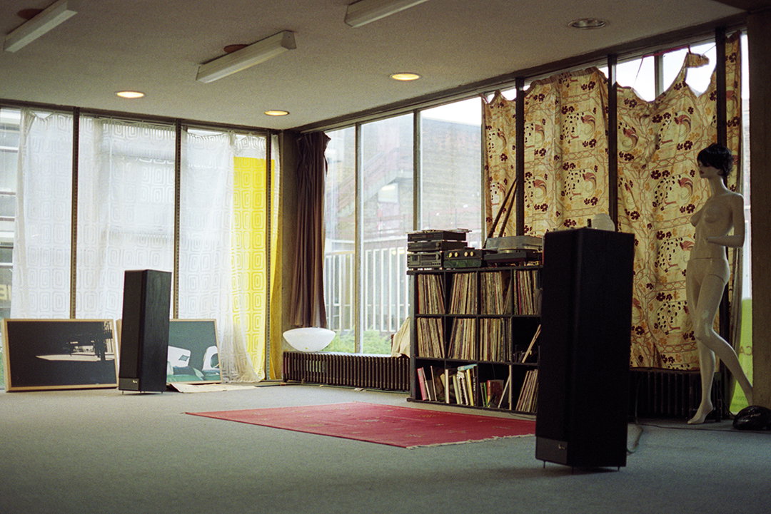 Apartamento-Issue2-TheCamelotSolution-MarcoVeraldi-Publication-itsnicethat-02.jpg