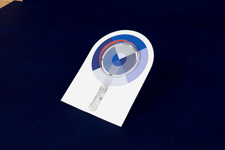 7.jouet5-Marion-Pinaffo-Raphael-Pluvinage-Agnes-Agullo-papier-machine-product-design-itsnicethat.jpg