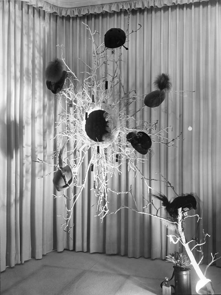 VeronikaMinder-ArtDecor-ItsNiceThat-LoebDepartementStore1952.jpg