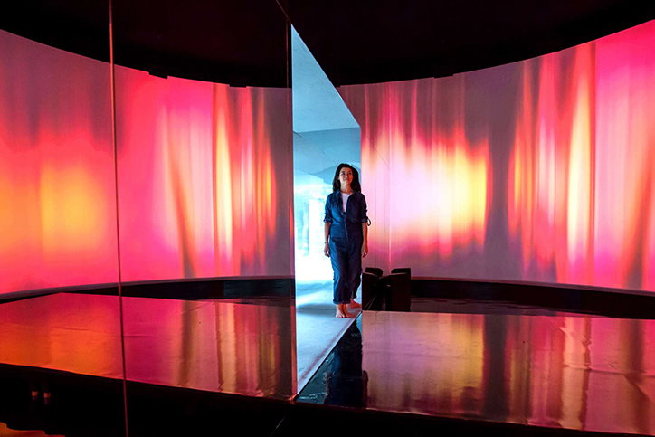 esdevlin-mirrormaze-art-itsnicethat.jpg