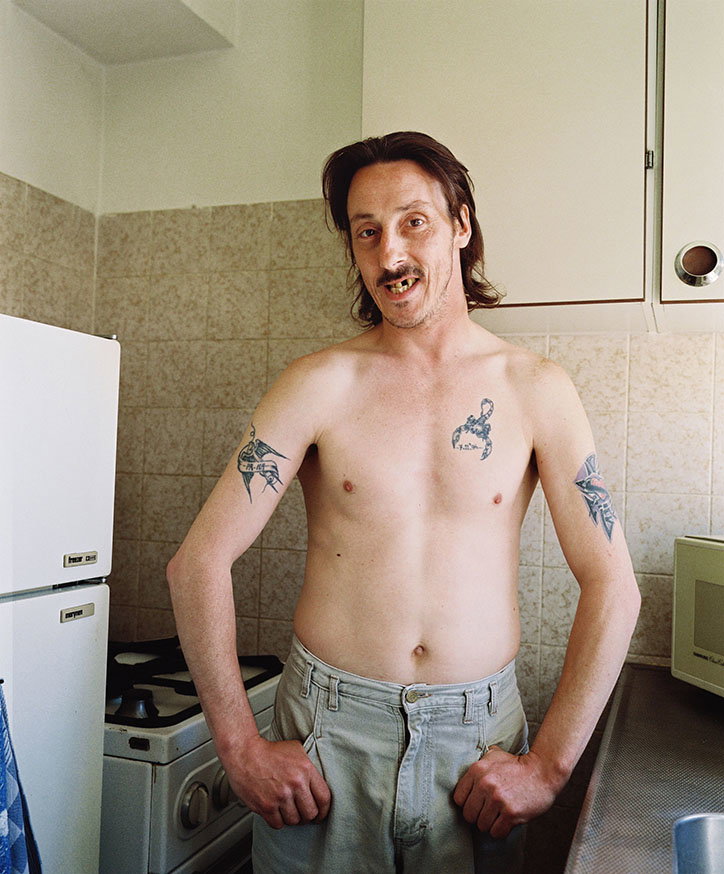 RobHornstra-ManNextDoor-Photography-itsnicethat-04.jpg