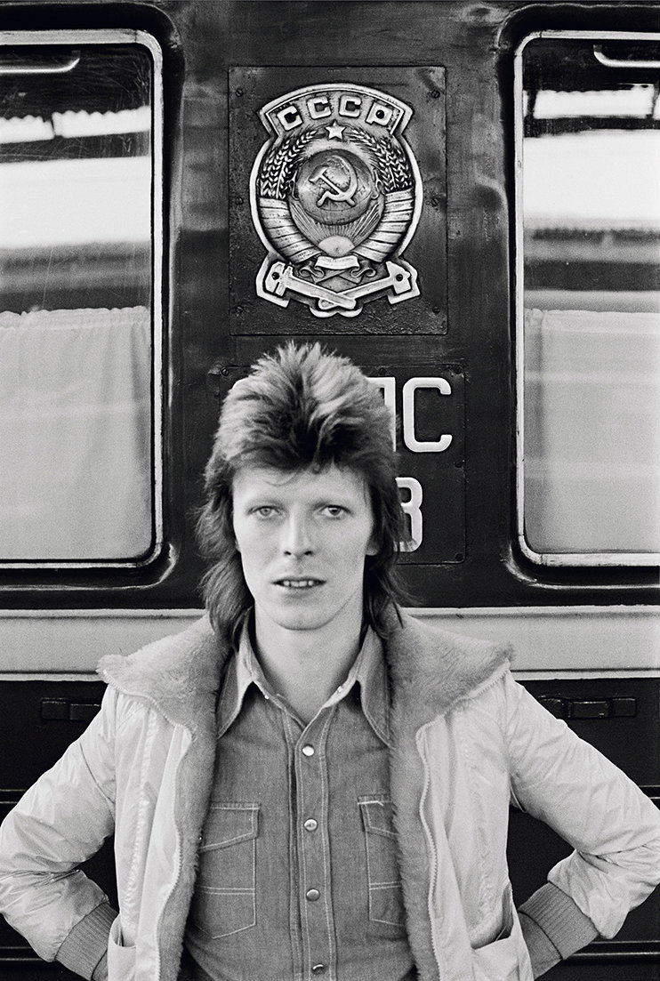 Geoff_MacCormack_David_Bowie_Photography_Its_Nice_That.jpg