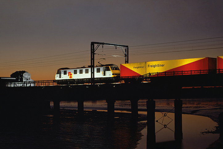 DesignForRail-Roundel-Exhibition-itsnicethat-02.jpg