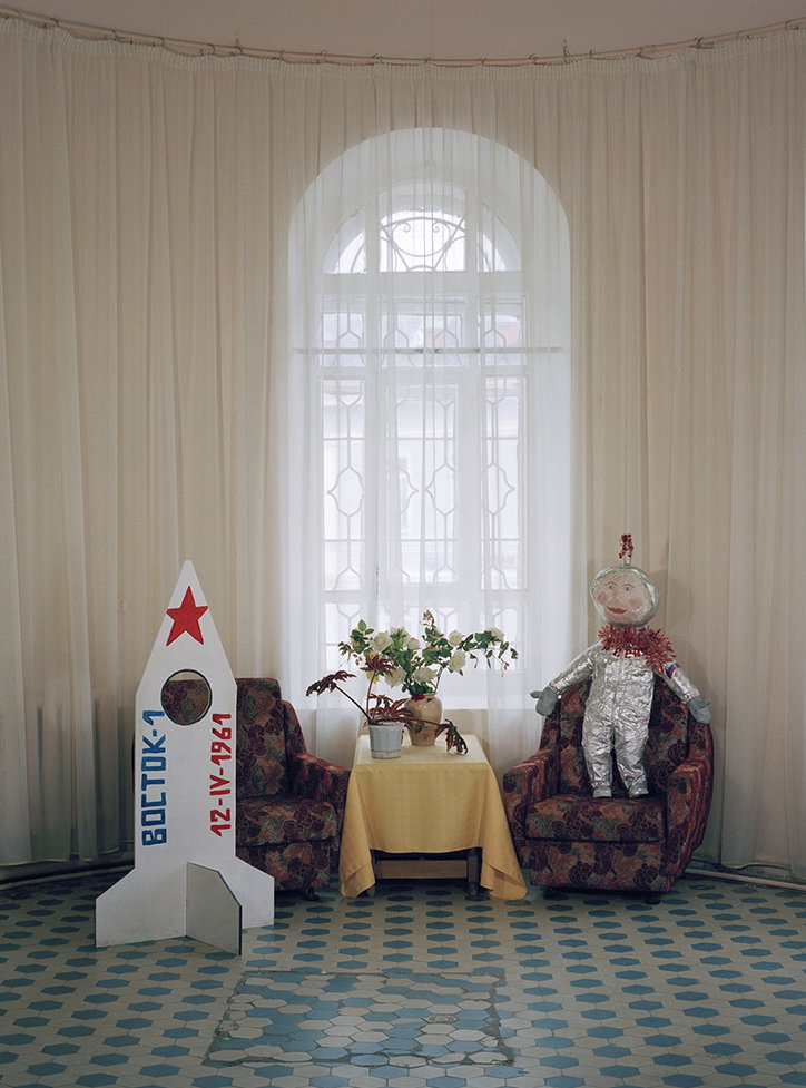 AllaAfonina-VeraLaponkina-Photography-ItsNiceThat-1.jpg