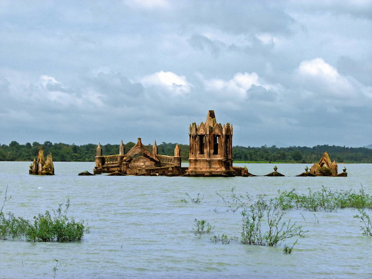 03._Holy_Rosary_Church_Island_British_Pavilion.jpg
