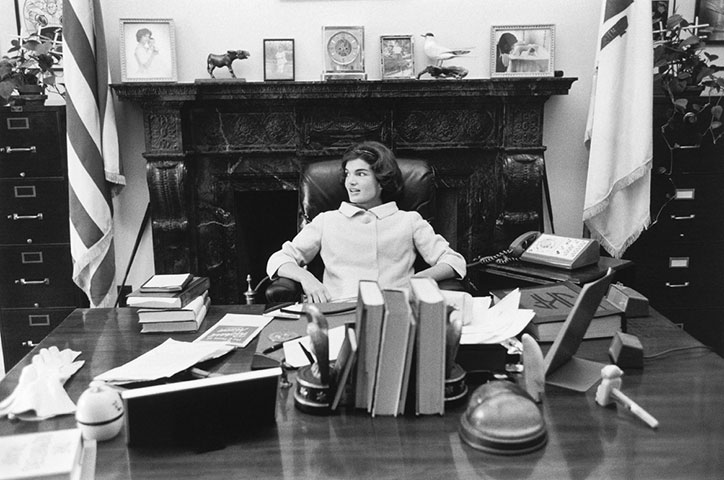 Mark-Shaw_Kennedys_Proud-Galleries_photography_itsnicethat_Jackie-sits-at-JFK’s-senate-desk_-Washington-DC_-1959.jpg