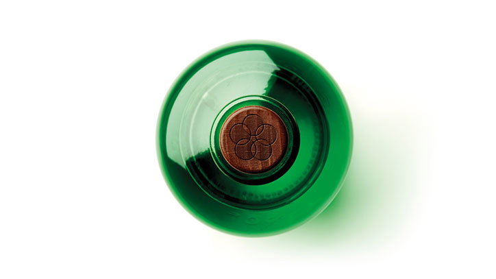Smorgasbord-Wihayo-soju-Dylan-Griffith-alcohol-packaging-graphic-design-itsnicethat-05.-Stopper-detail.jpg