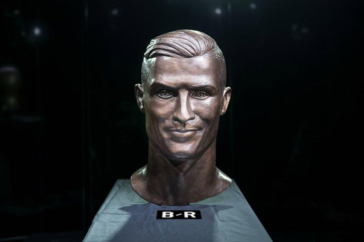 emanuel-jorge-da-silva-santos-cristiano-ronaldo-sculpture-bleacher-report-miscellaneous-itsnicethat-01.jpg