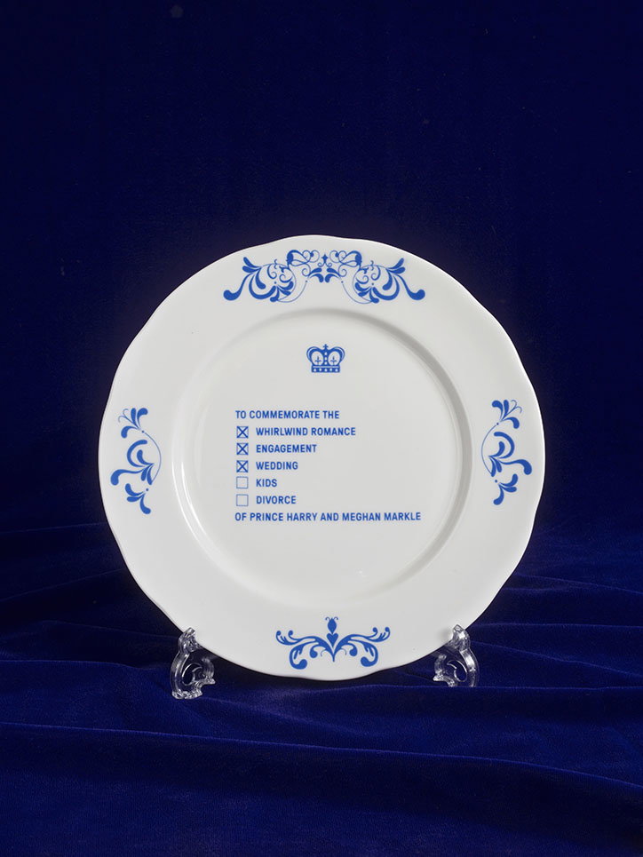 KesselsKramer-MaketheRoyalgreatagain-Miscellaneous-itsnicethat-02.jpg