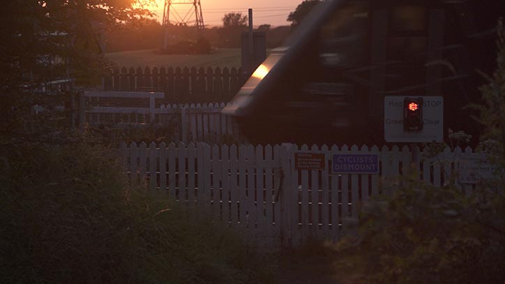DuncanCowles-It'sNotAmazingEnough-Film-itsnicethat-02.jpg