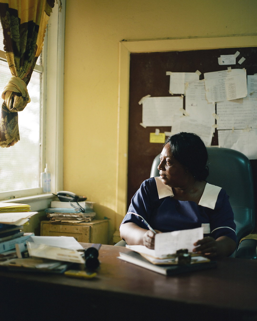 ElenaHeatherwick-LiberianMidwives-Photography-itsnicethat-03.jpg