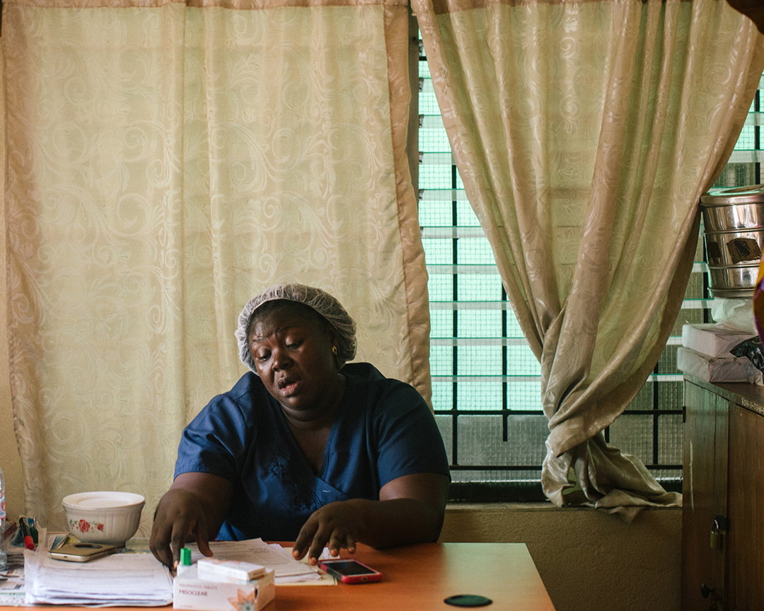 ElenaHeatherwick-LiberianMidwives-Photography-itsnicethat-12.jpg