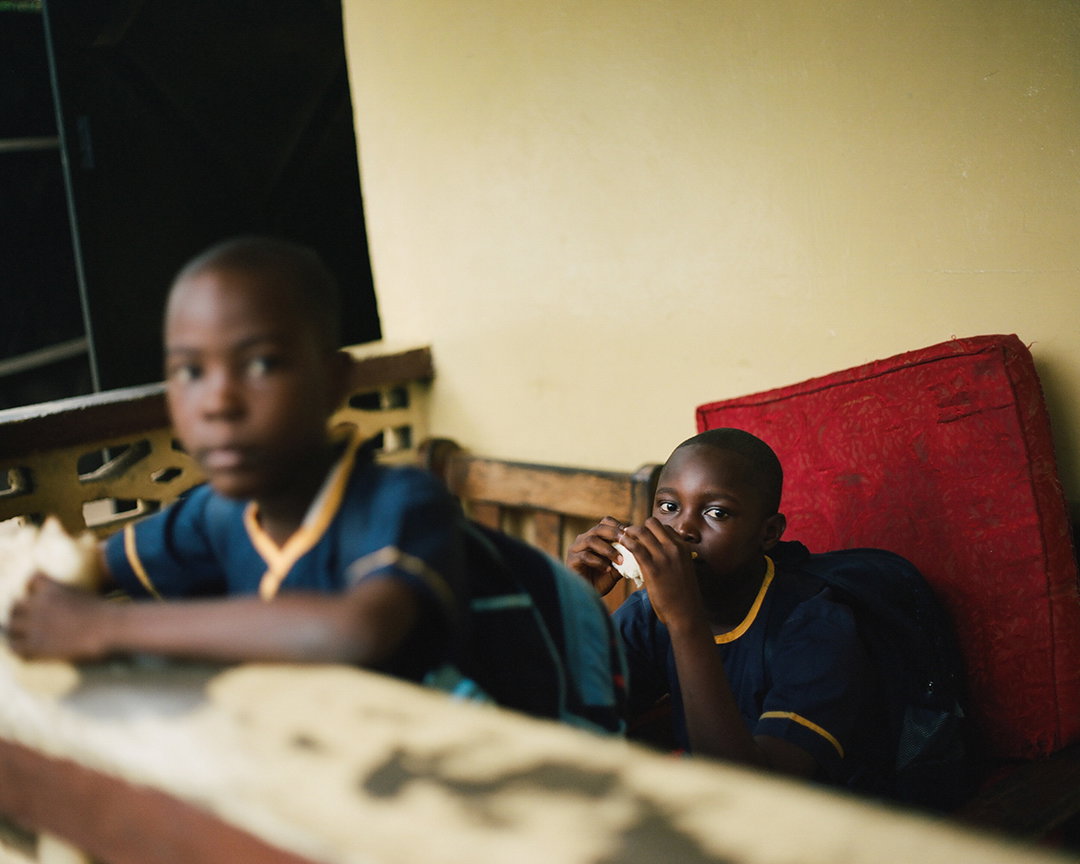 ElenaHeatherwick-LiberianMidwives-Photography-itsnicethat-14.jpg
