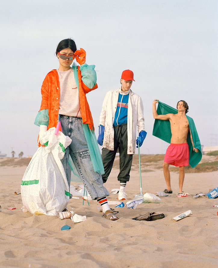 RetoSchmid-CleanItBeach-Photography-ItsNiceThat-3.jpg