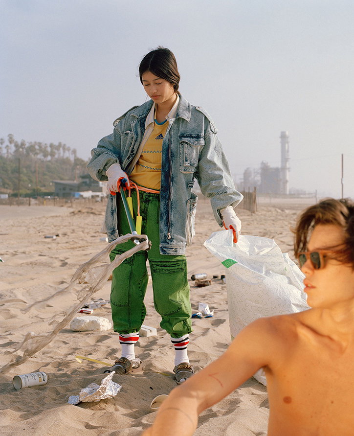 RetoSchmid-CleanItBeach-Photography-ItsNiceThat-4.jpg