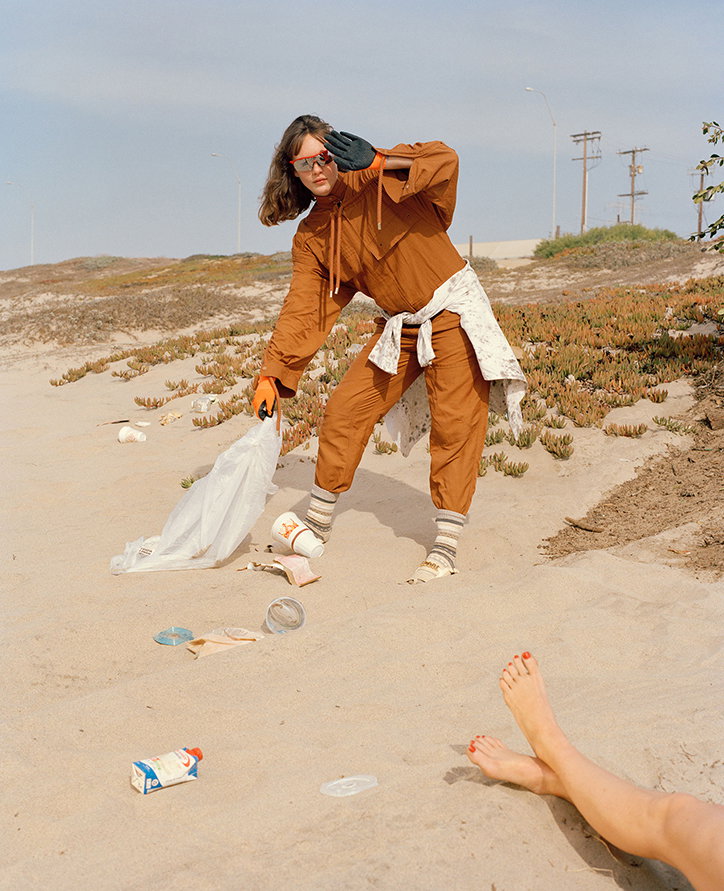 RetoSchmid-CleanItBeach-Photography-ItsNiceThat-9.jpg
