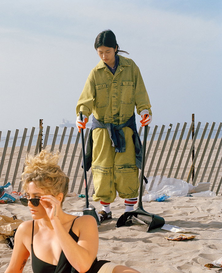 RetoSchmid-CleanItBeach-Photography-ItsNiceThat-12.jpg