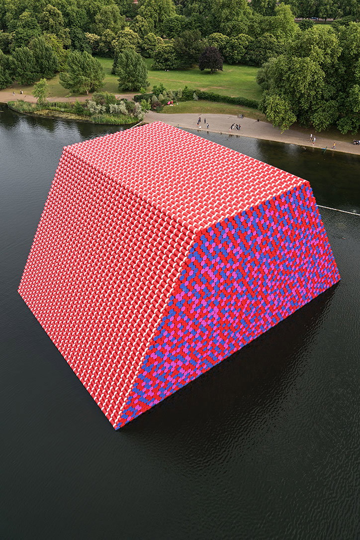 christo-london-mastaba-serpentine-lake-sculpture-itsnicethat-7.jpg