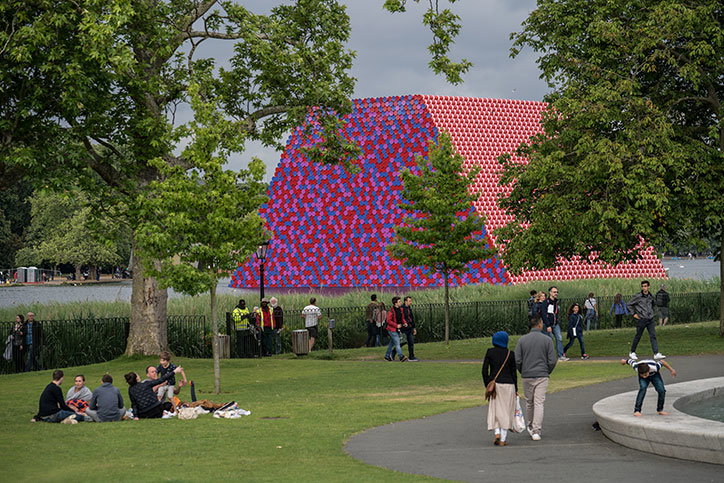 christo-london-mastaba-serpentine-lake-sculpture-itsnicethat-6.jpg