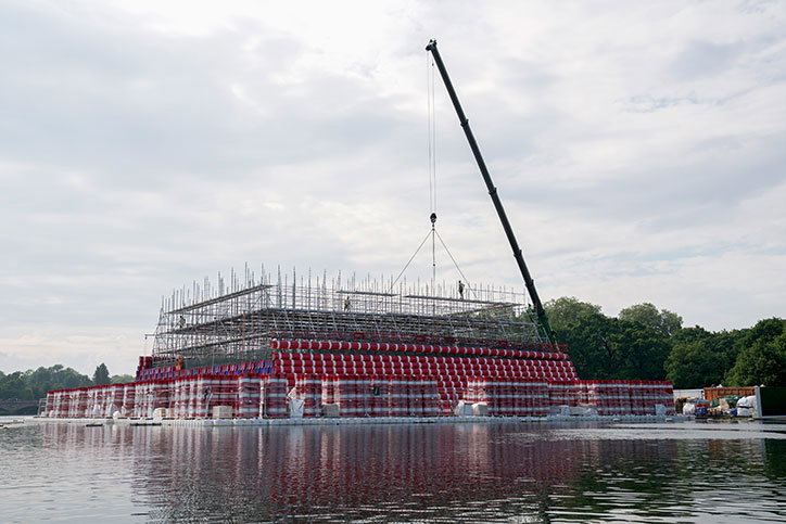 christo-london-mastaba-serpentine-lake-sculpture-itsnicethat-4.jpg