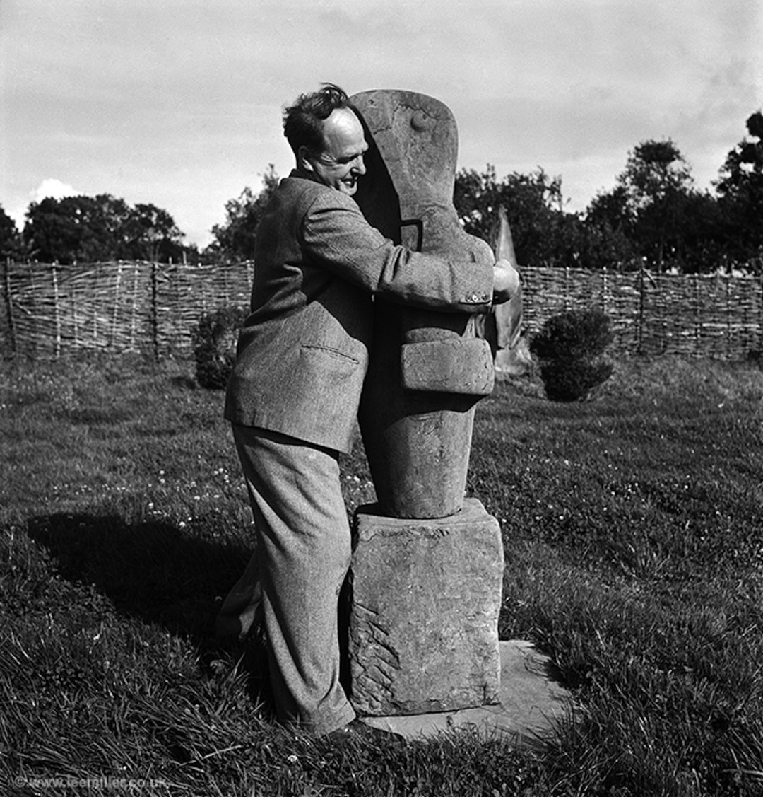 Lee-Miller-Henry-Moore-Photography-itsnicethat-01.jpg