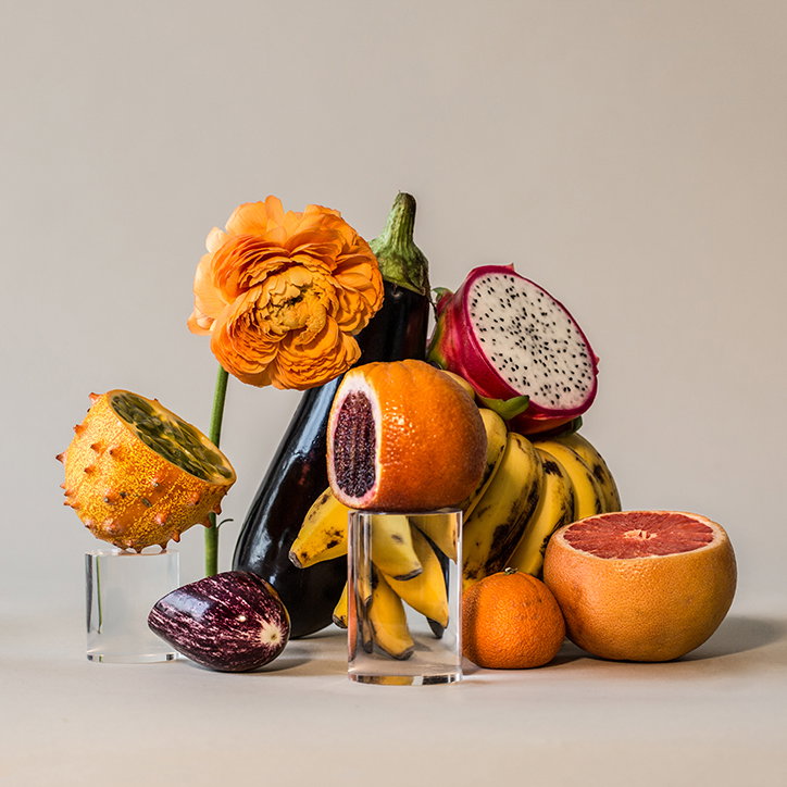 SuzanneSaroff-StackofFruitandVeggiesandFlowersPhotography-itsnicethat2.jpg
