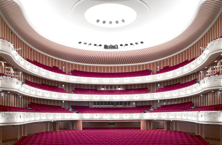 candida-hofer-spaces-of-enlightenment-02.jpg