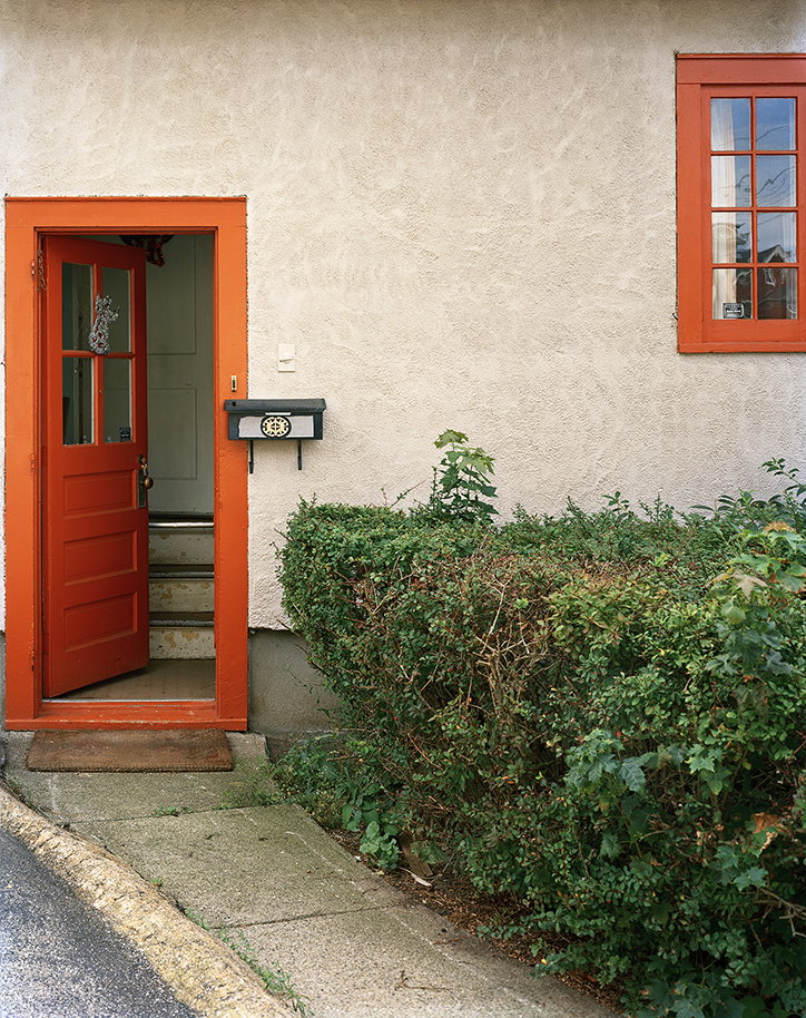 jade-doskow-the-neighbour-i-never-knew-photography-itsnicethat-07.jpg