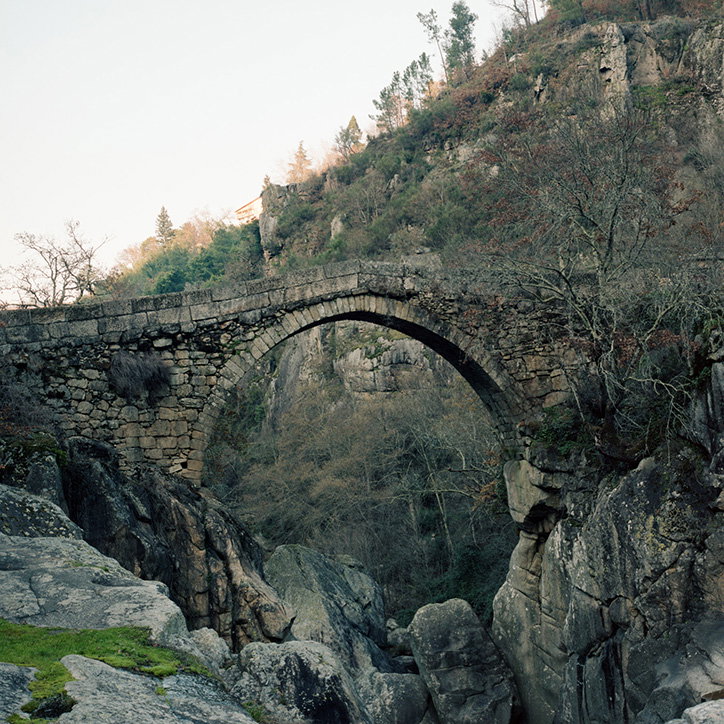 MiguelProenca-BehindtheHill-12-INT.jpg