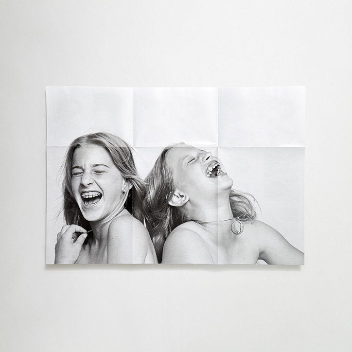 Sisters explores how a family snapshot became one of Commes des