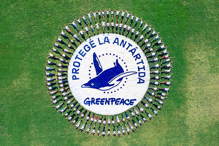 Lovers-Greenpeace-GraphicDesign-itsnicethat-09.jpg