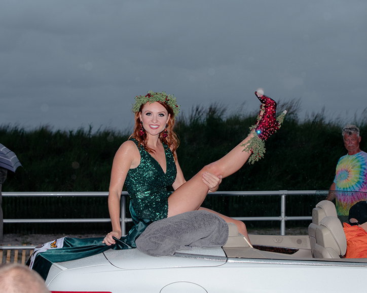 CarolineTompkins-MissAmerica-Photography-itsnicethat-08.jpg