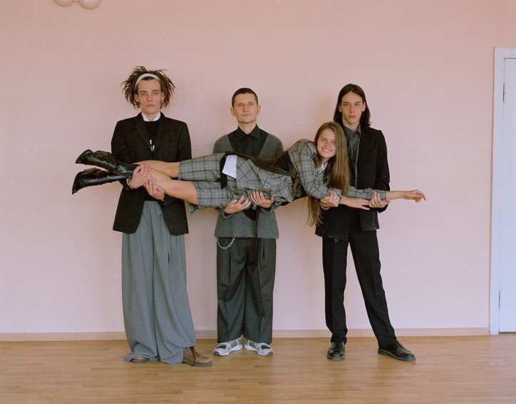 join-the-cool-vinietka-itsnicethat-03.jpg