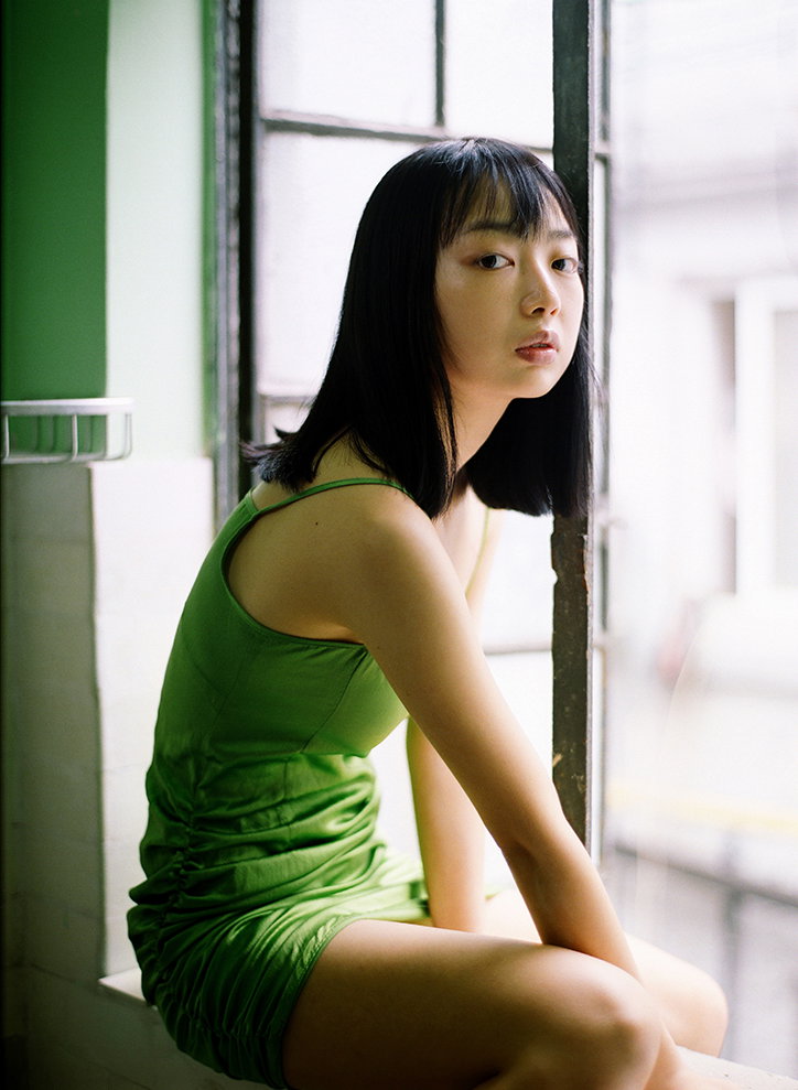 luo-yang-contemporary-chinese-girls-work-photography-itsnicethat-01.jpg