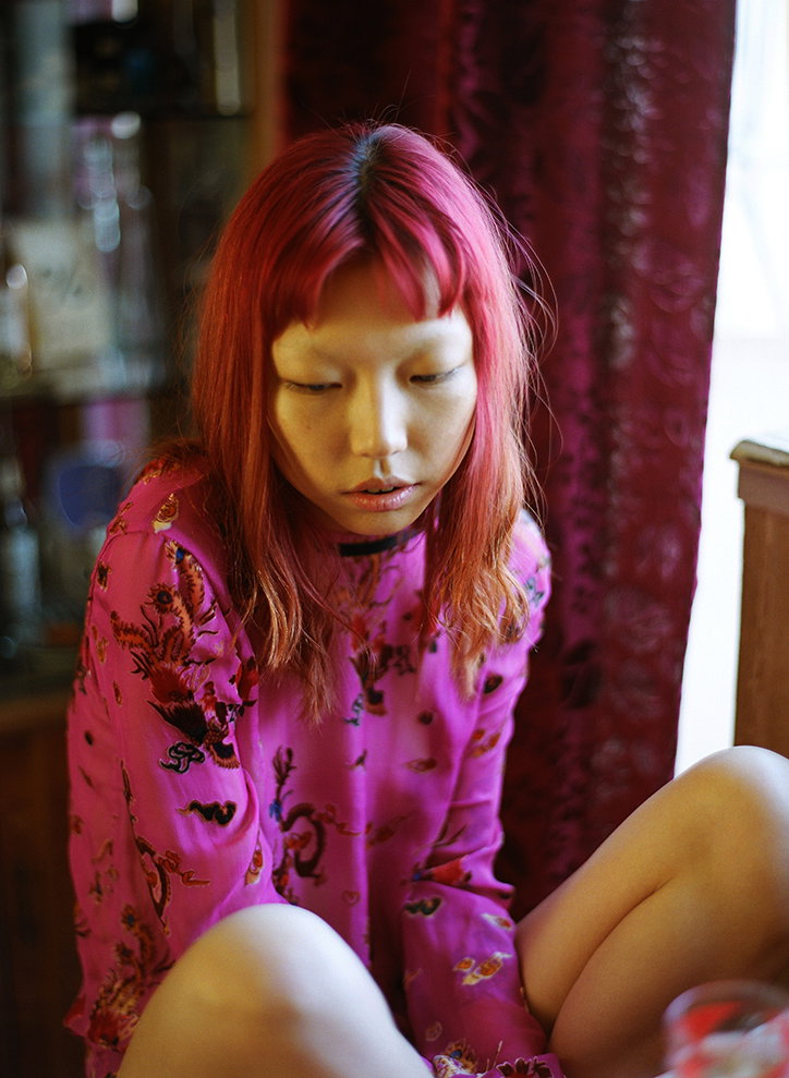 luo-yang-contemporary-chinese-girls-work-photography-itsnicethat-03.jpg