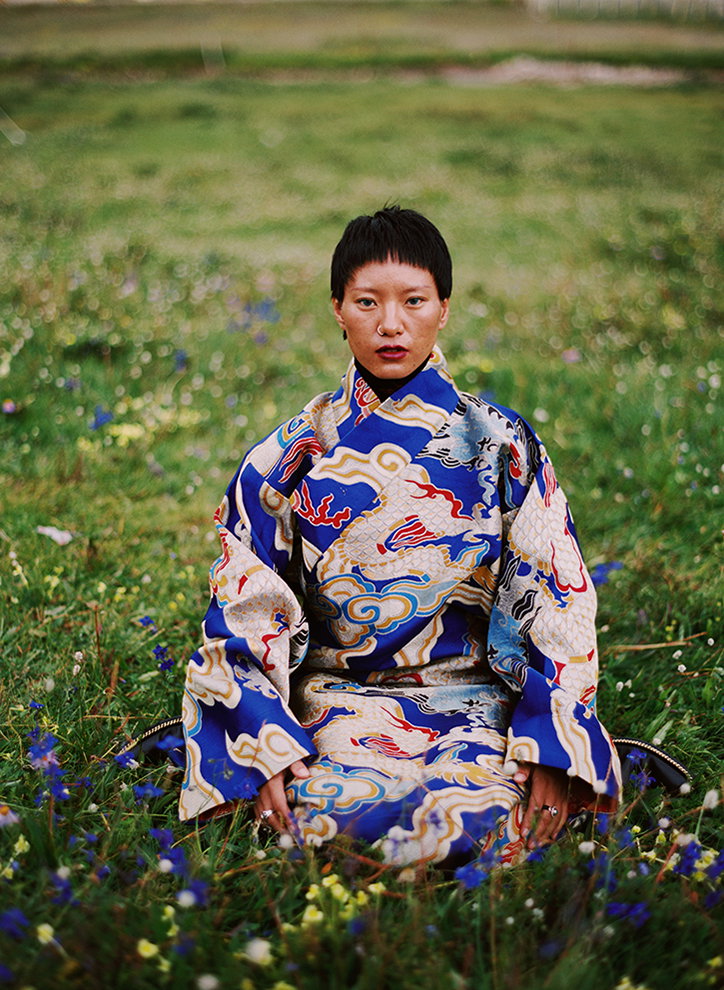luo-yang-contemporary-chinese-girls-work-photography-itsnicethat-05.jpg