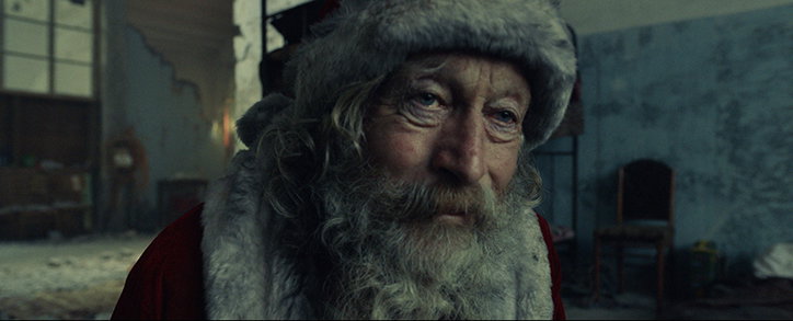 red-cross-christmas-advertising-itsnicethat-01.jpg
