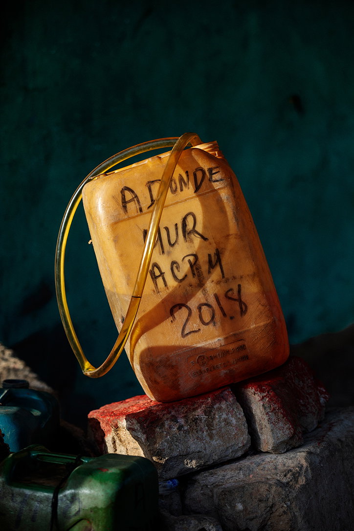 jose-castrellon-pimpineros-photography-itsnicethat-7.jpg