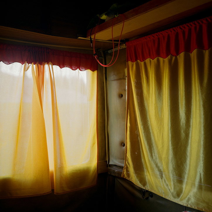 AliceZoo-ArgentinianCircus-Photography-itsnicethat-01.jpg