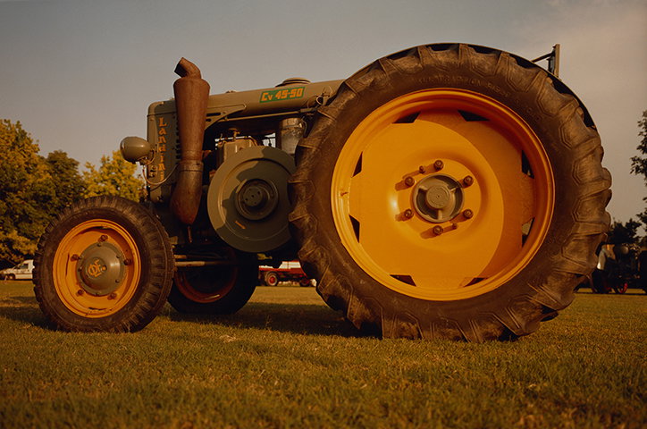 poalo-zerbini-tractor-pullling-work-photography-itsnicethat-03.jpg