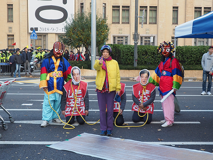 flags-doosan-gallery-februarydiary19-itsnicethat-01.png
