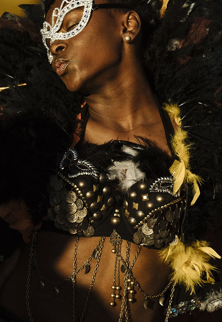 nico-therin-divas-of-compton-work-photography-itsnicethat-10.jpg