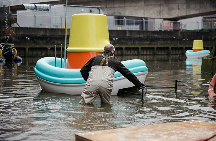 Ikea-thames-rubbish-cleaning-boat-miscellaneous-itsnicethat-012.jpg