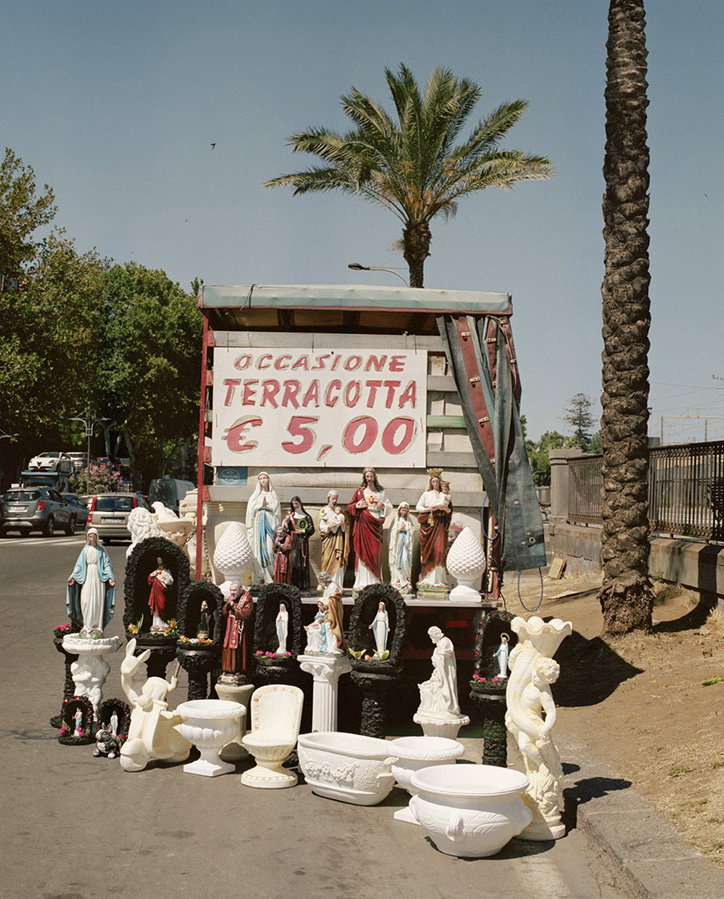 salvatore-di-gregorio-san-berillo-photography-itsnicethat-9.jpg