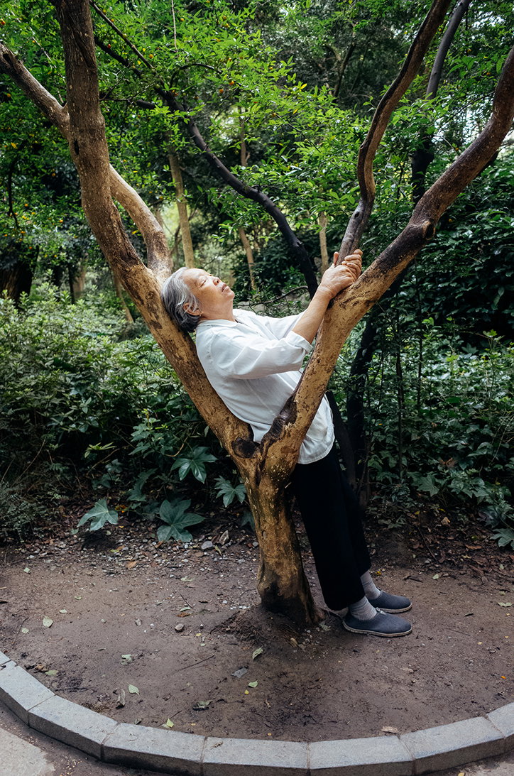 RyanHarding-OldPeopleInParks-Photography-itsnicethat-03.jpg