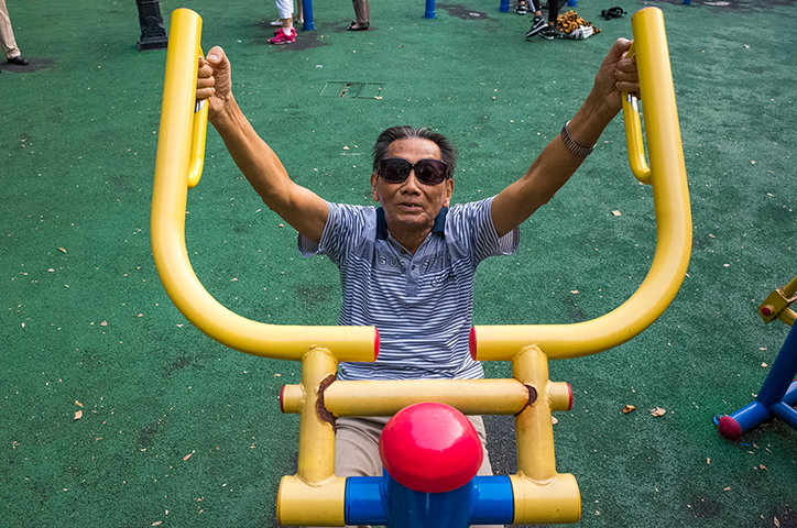 RyanHarding-OldPeopleInParks-Photography-itsnicethat-06.jpg