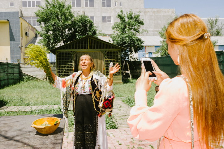 Lucia-Sekerkova-vrajitoare-photography-itsnicethat-06.jpg