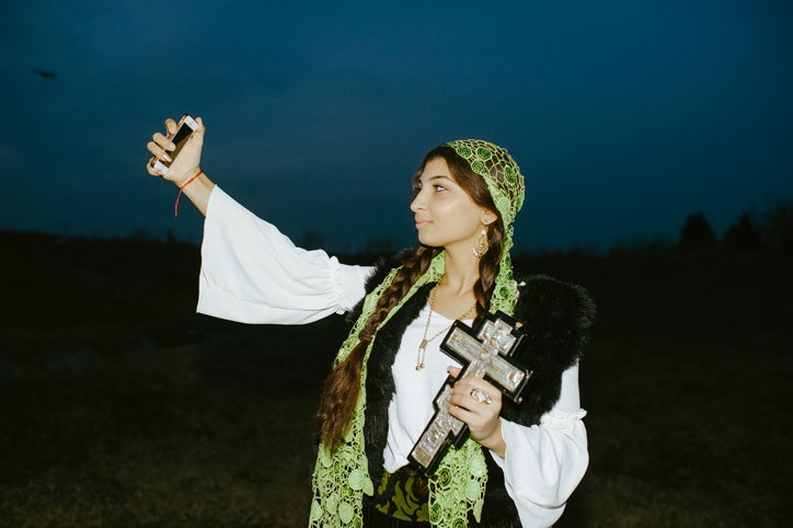 Lucia-Sekerkova-vrajitoare-photography-itsnicethat-12.jpg