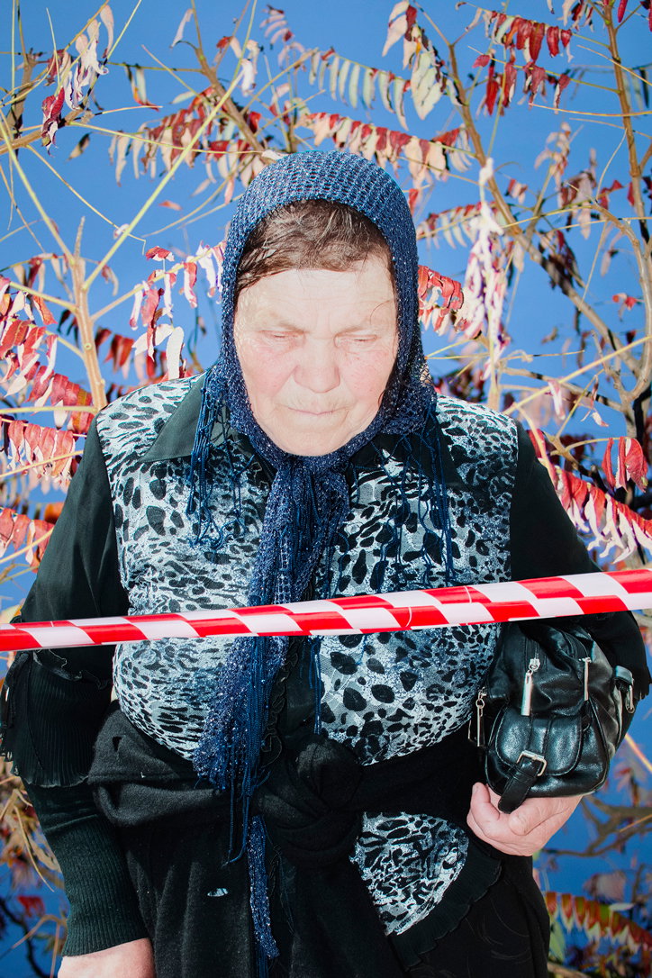 Elena_Subach_Grandmothers_on_the_Edge-of-heaven-photography-itsnicethat-02.jpg